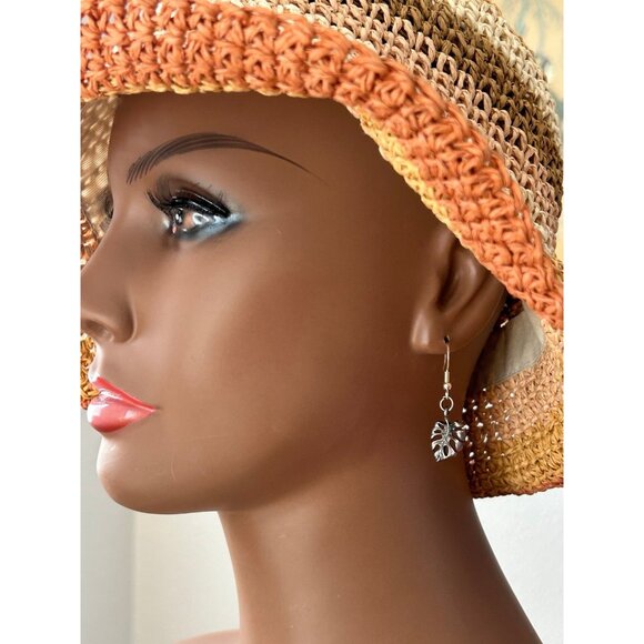 925 Hook Leaf Earrings - Picture 5 of 5